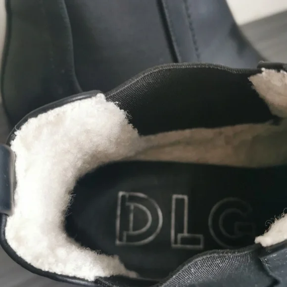 Boots - Picture 2 of 6